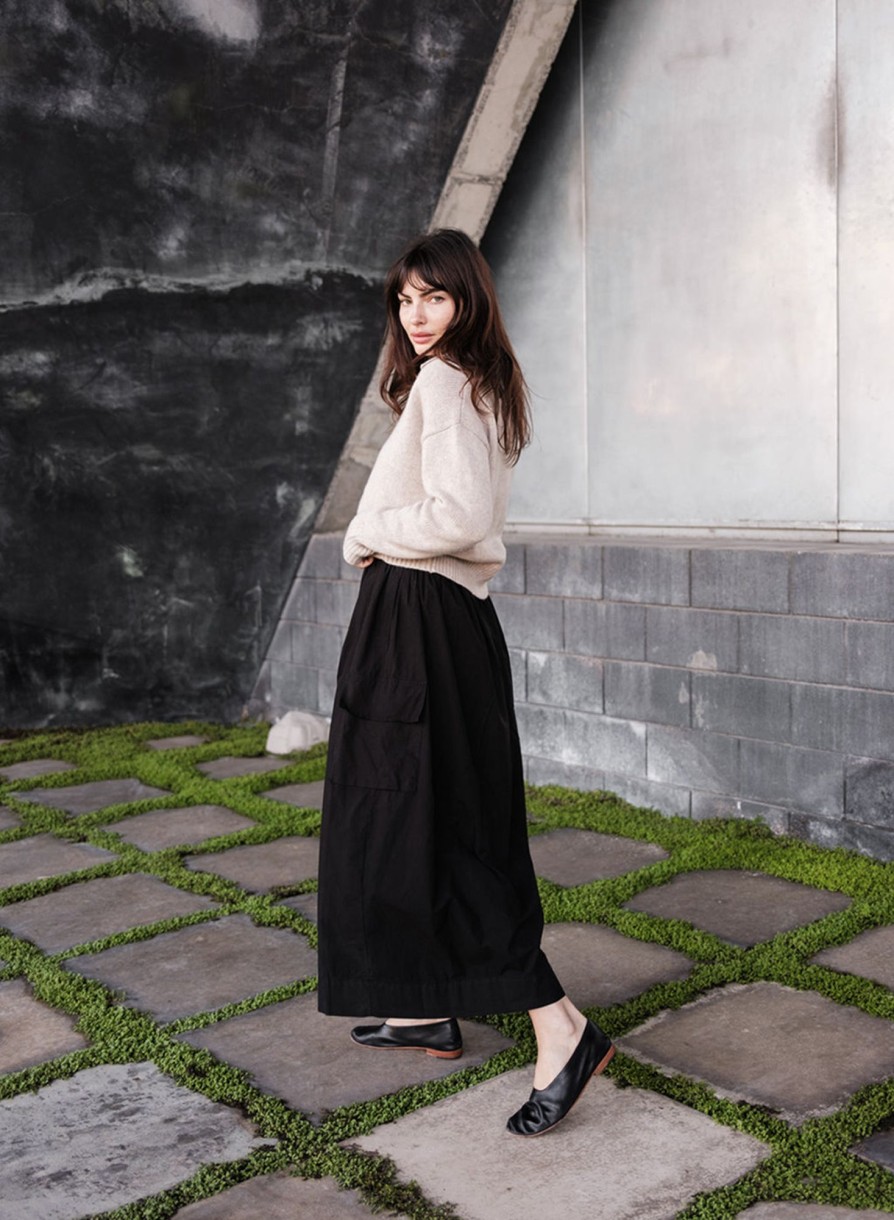 Fabric | STATESIDE Structured Poplin Cargo Skirt In Black